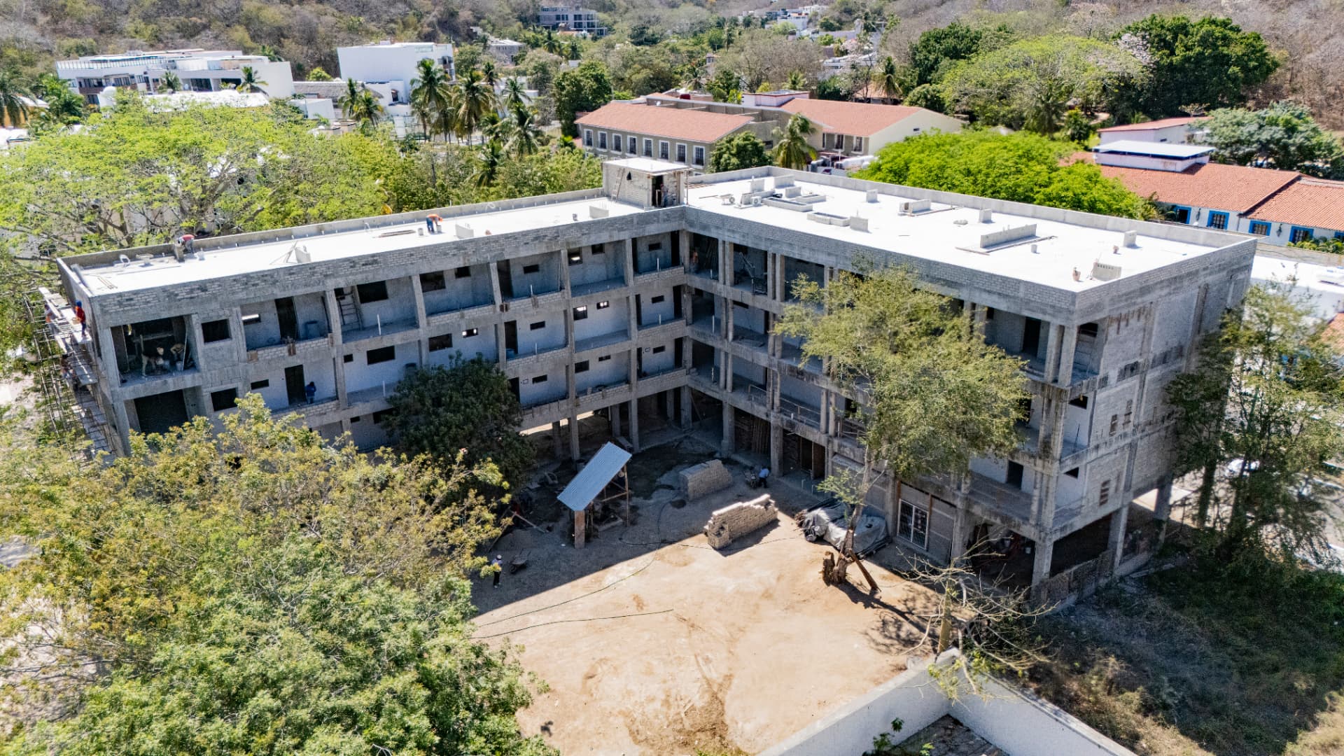 Avance de obra de Sundara Condos & Plaza en Huatulco, vista 2